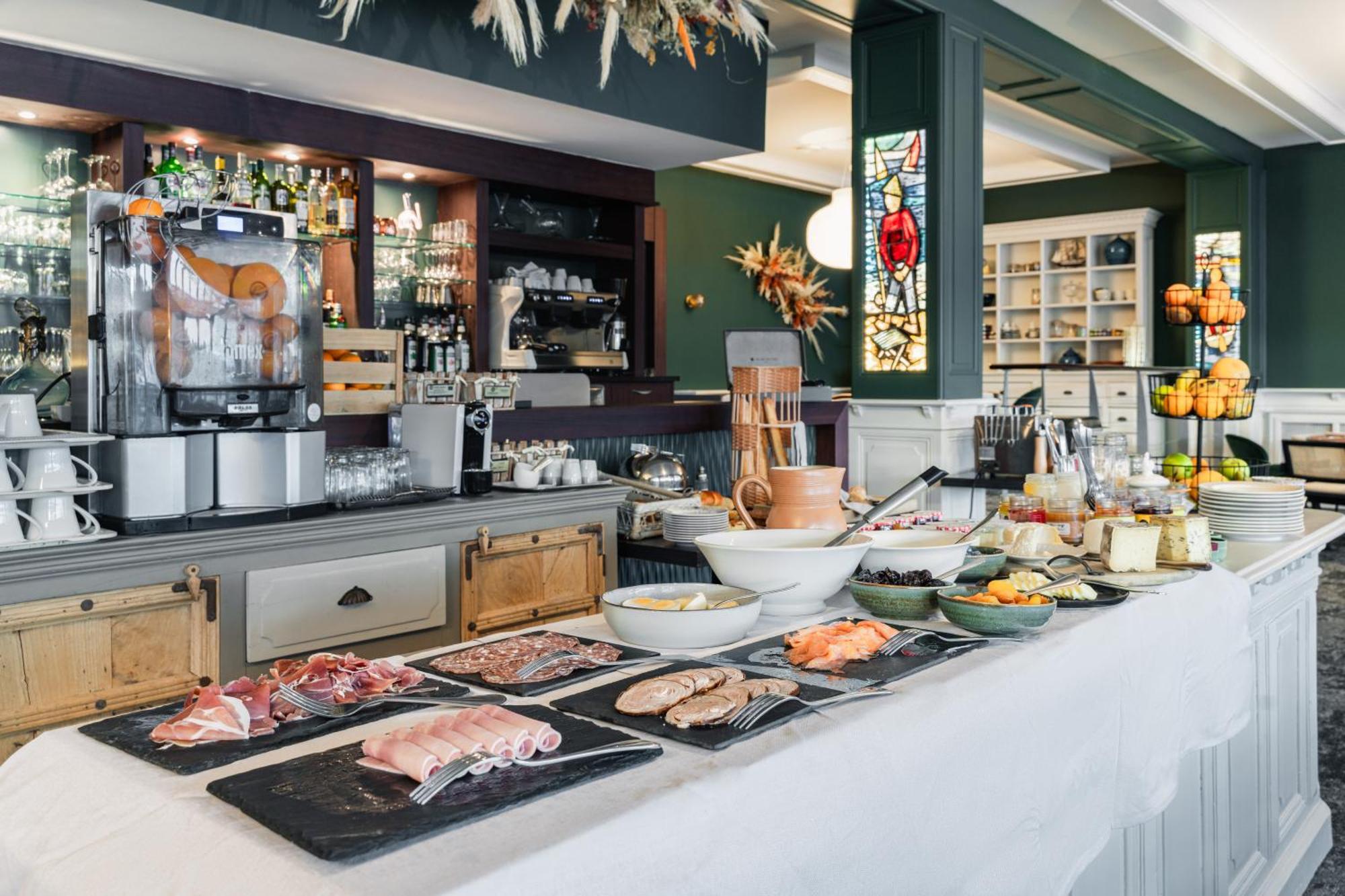 Le Goyen Hotel Audierne Bagian luar foto