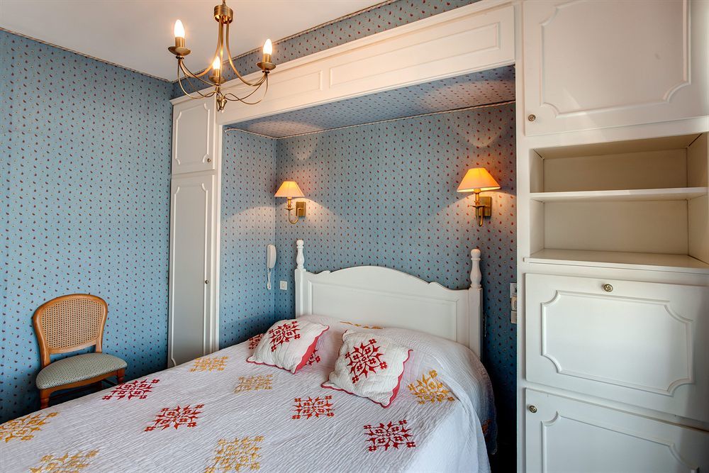 Le Goyen Hotel Audierne Bagian luar foto