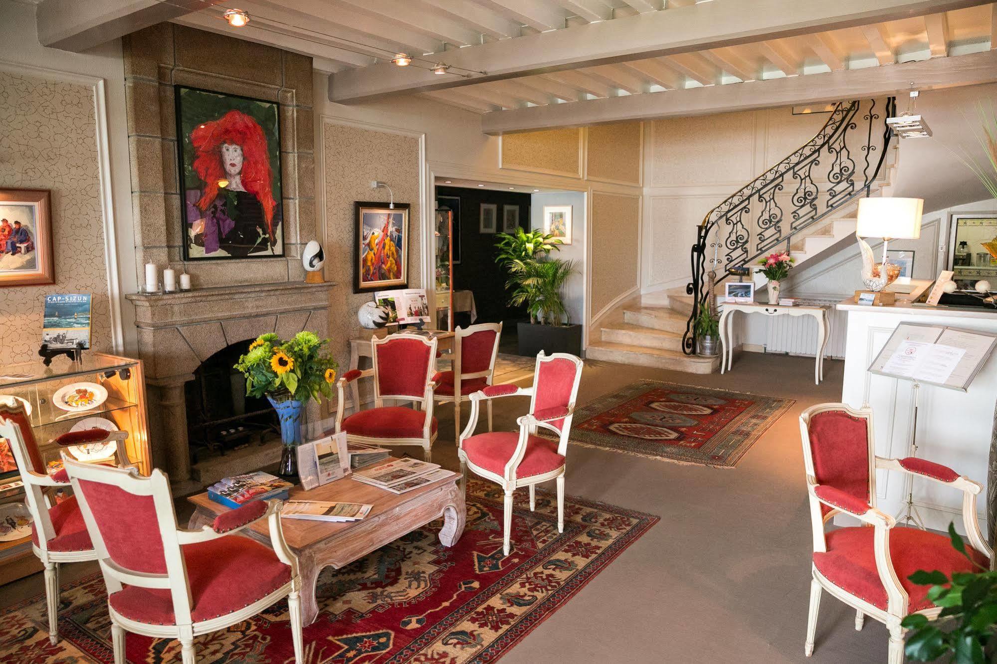 Le Goyen Hotel Audierne Bagian luar foto