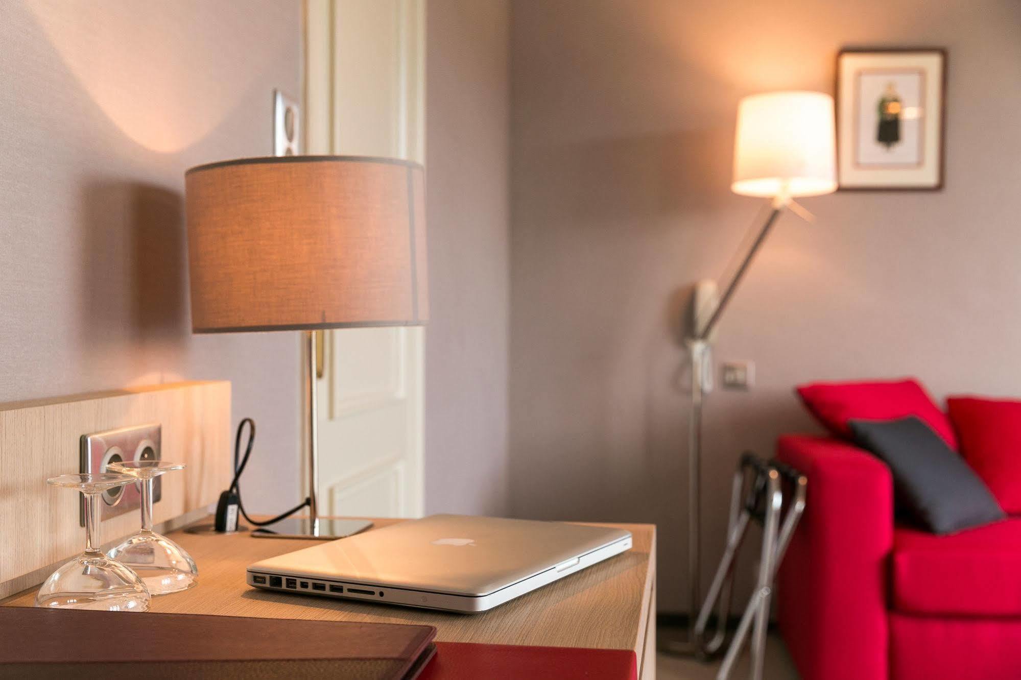 Le Goyen Hotel Audierne Bagian luar foto