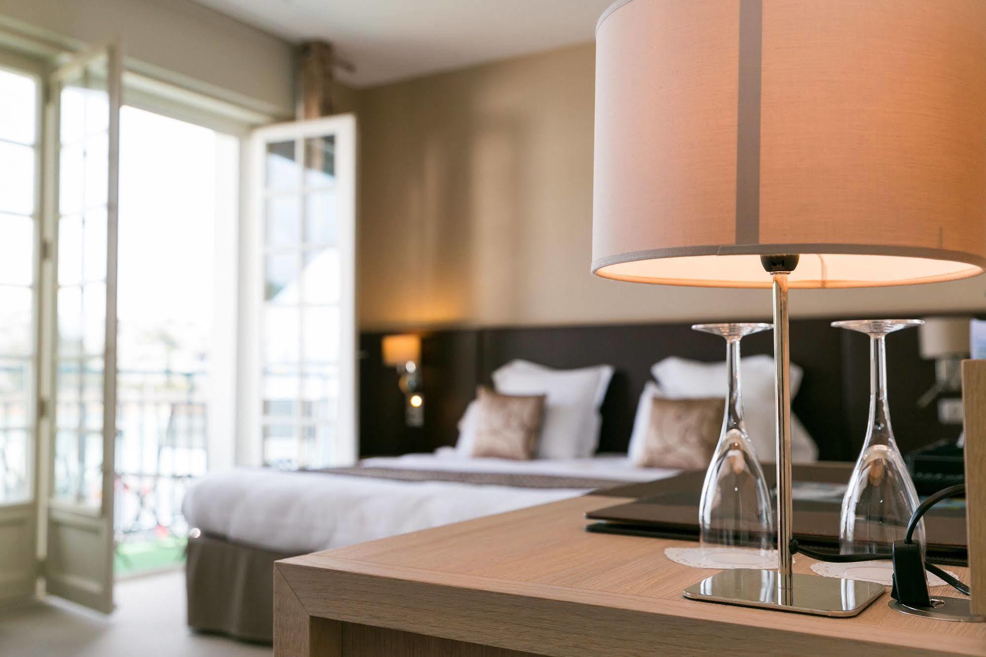 Le Goyen Hotel Audierne Bagian luar foto