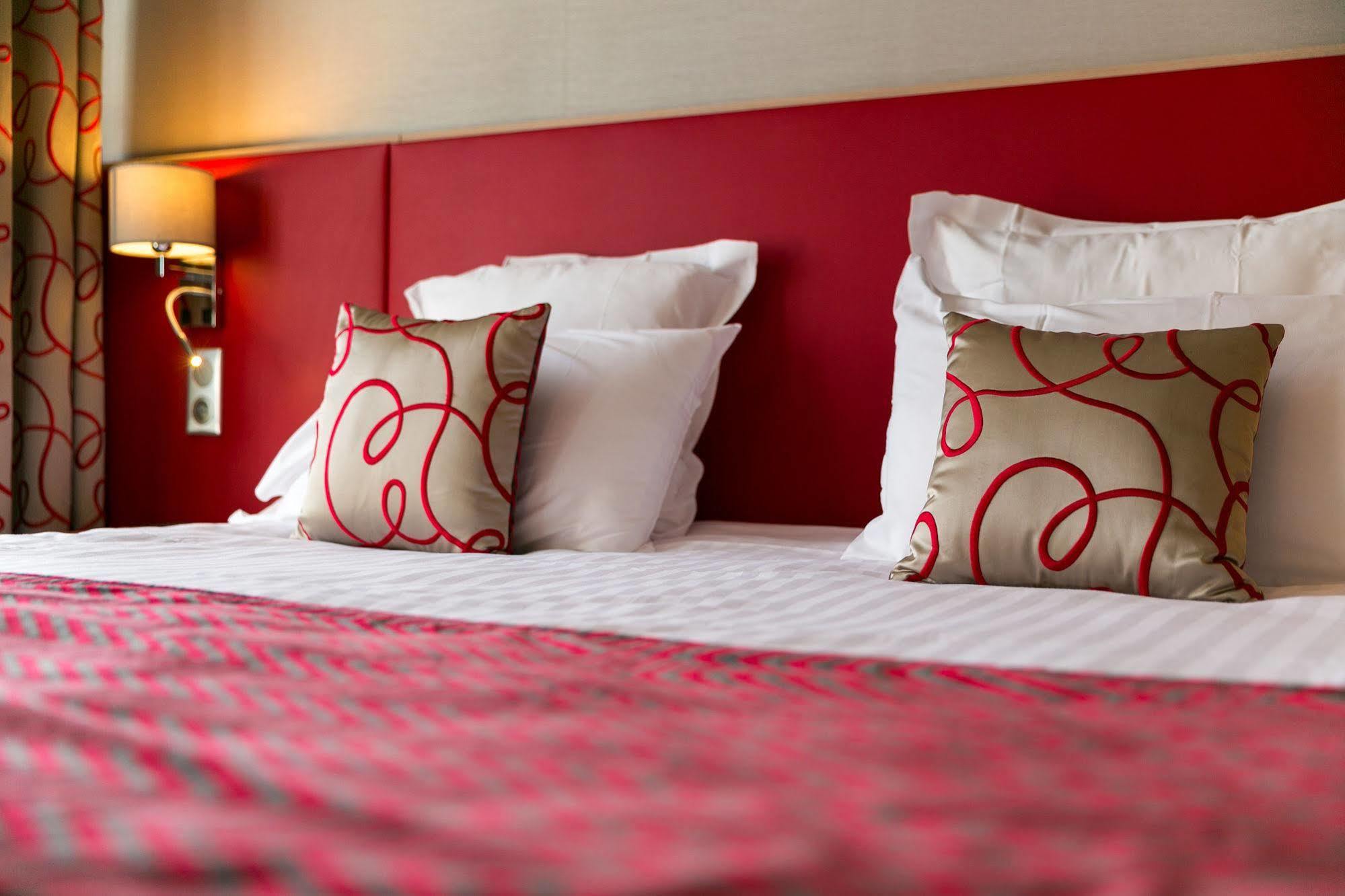 Le Goyen Hotel Audierne Bagian luar foto