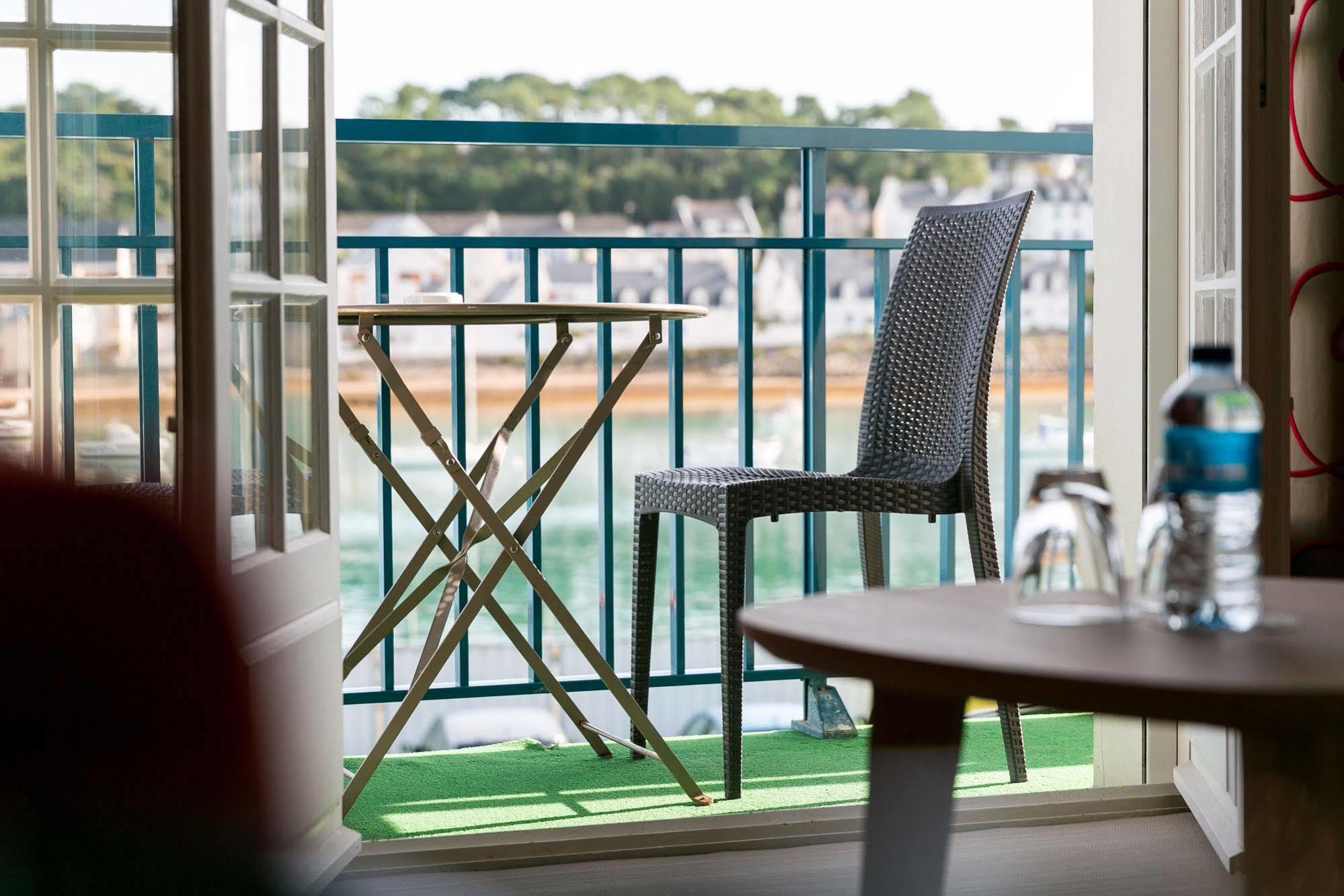 Le Goyen Hotel Audierne Bagian luar foto